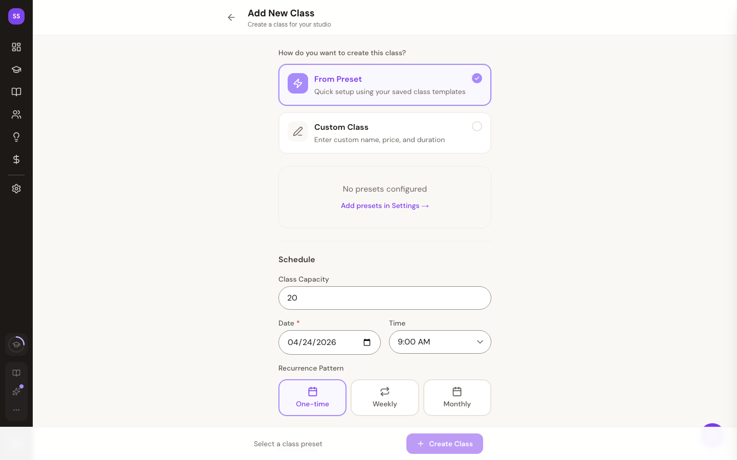 Add class form with preset and custom class modes, schedule, and capacity fields